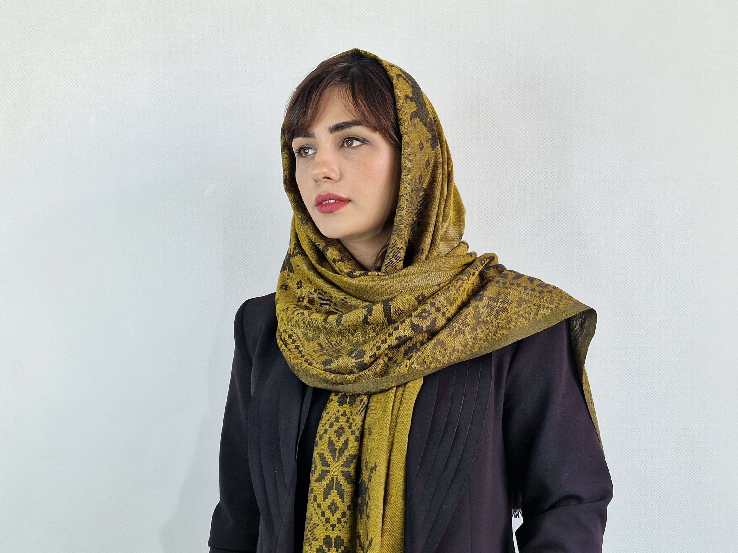 شال ژاکارد کشمیر CAPRIS کد A136 شال ژاکارد کشمیر CAPRIS کد A136